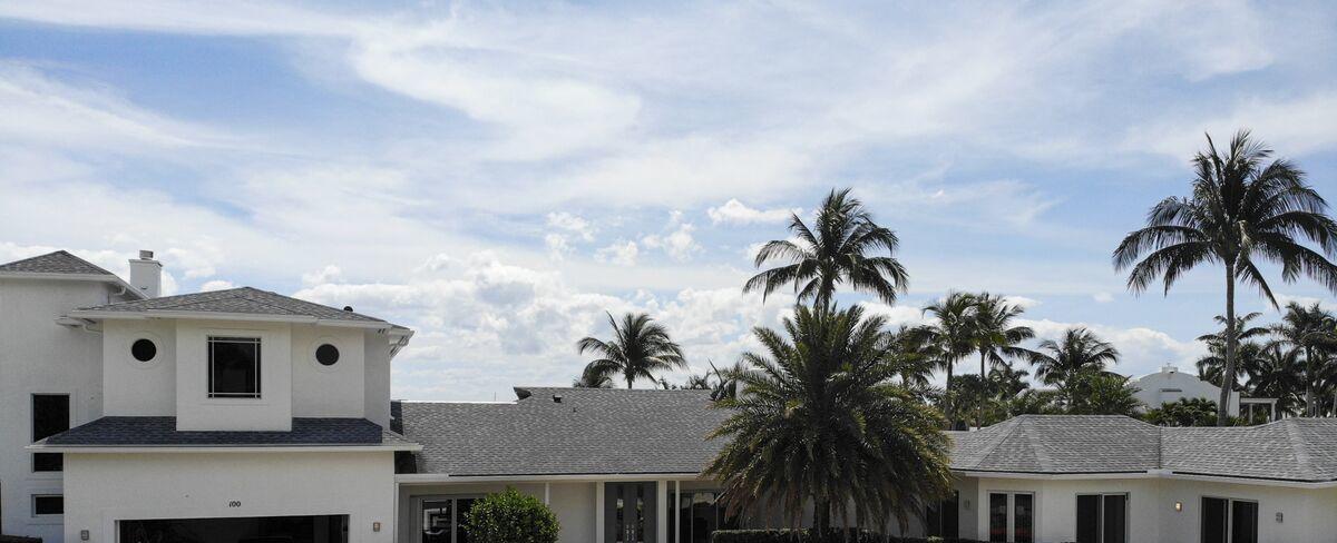 Florida Sells Bonds Backing Home Insurance After Insolvency Wave
