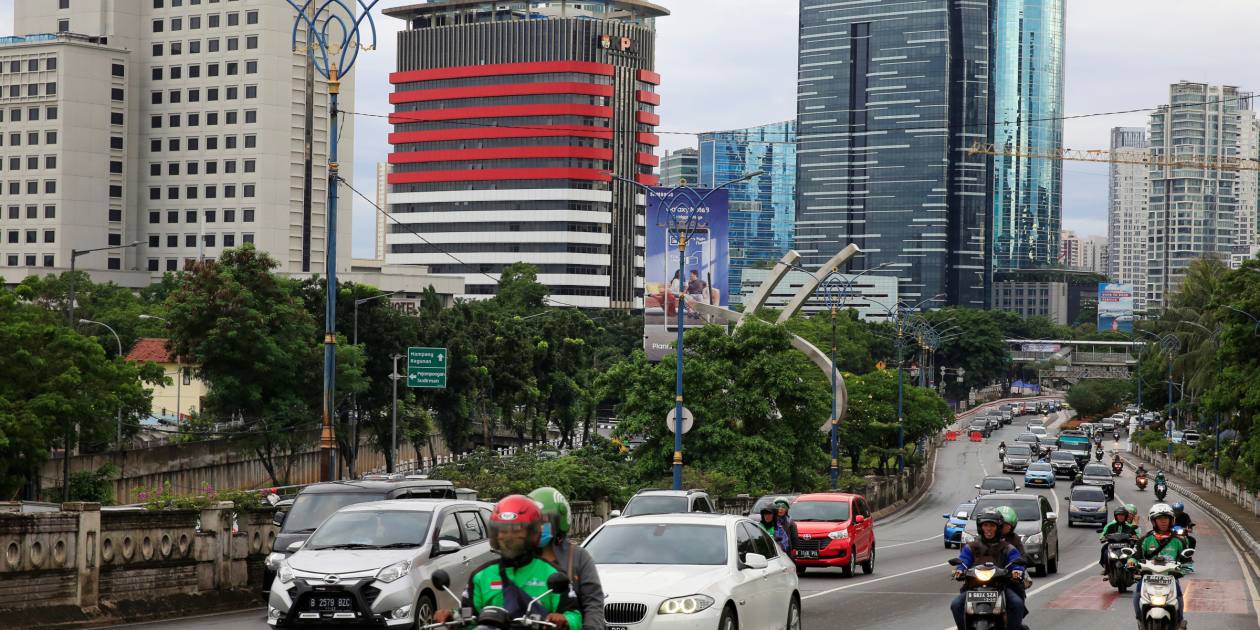 Japan's MUFG to buy Indonesian car loan company