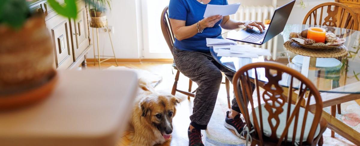 I'm a personal finance expert with ADHD. Here are the 8 tips I use to manage my money