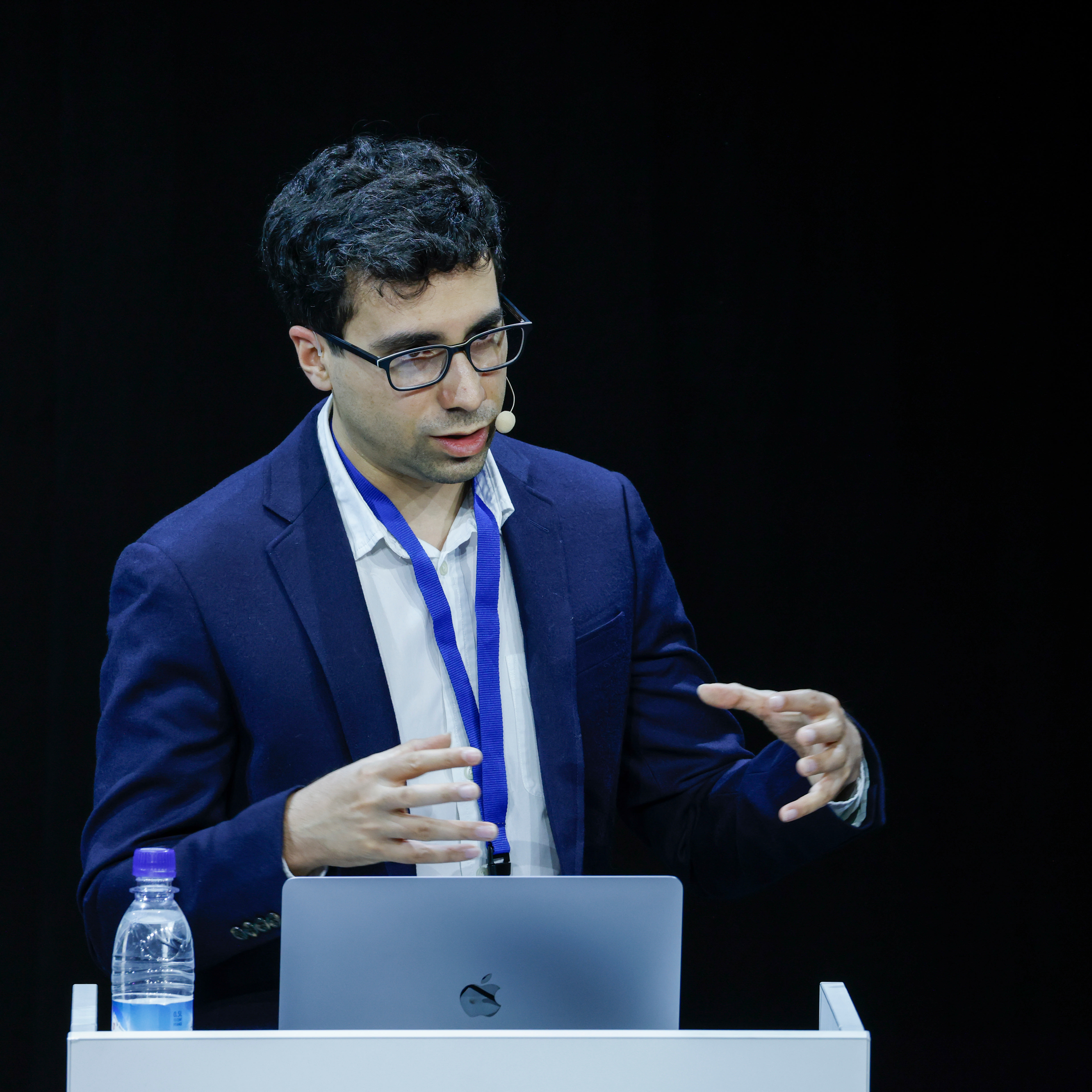 Noam Brown: Speakerinfo Slideshow