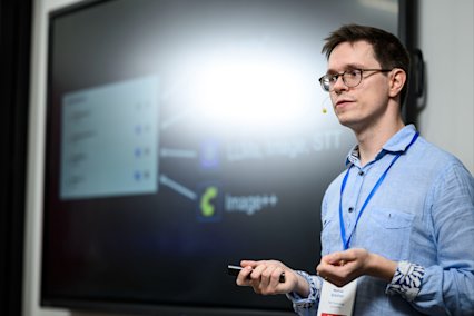 Video: Offline AI with AI Playground from Intel