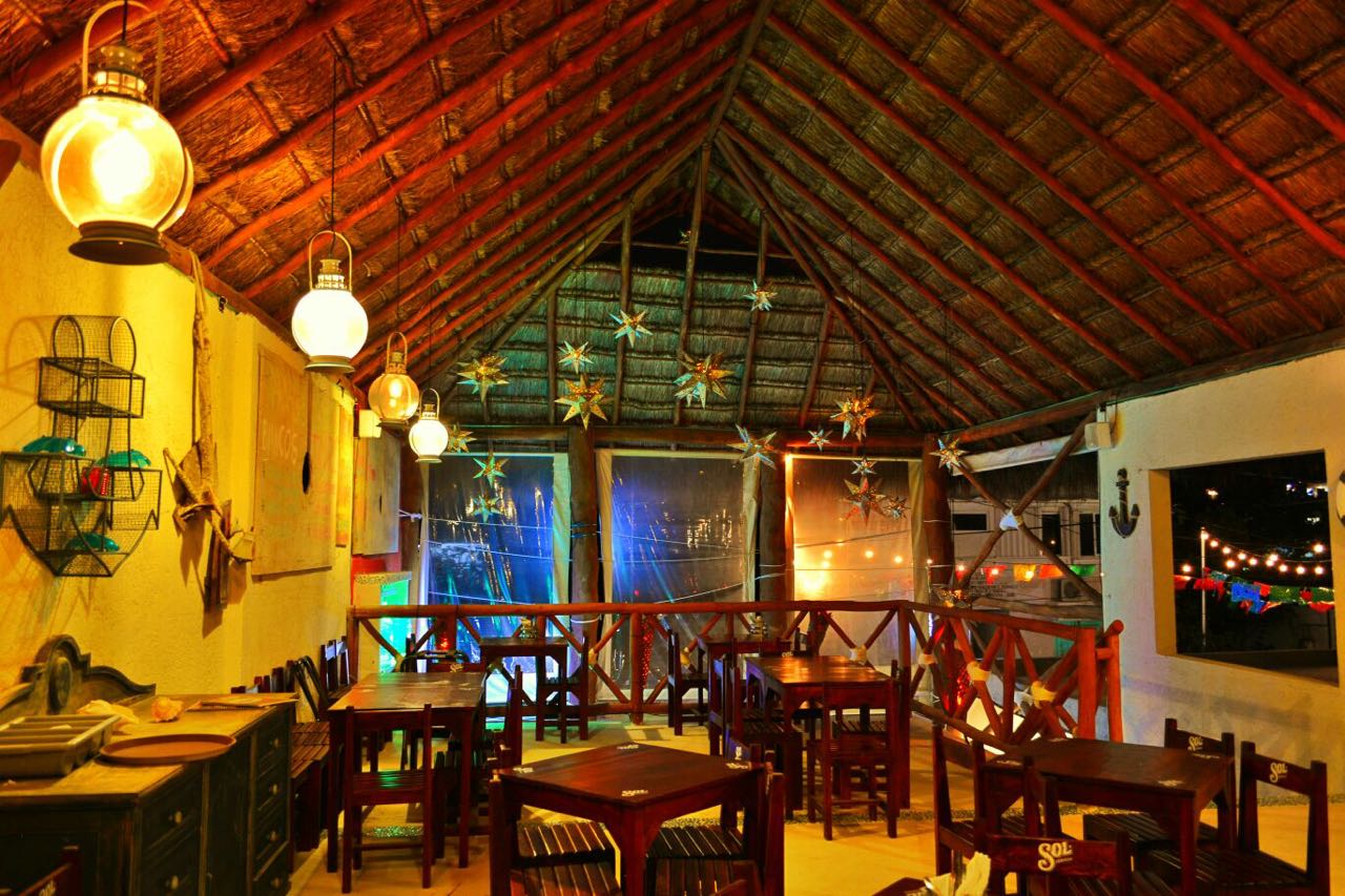 Tapanco con mesas en la Miranda de Rulo