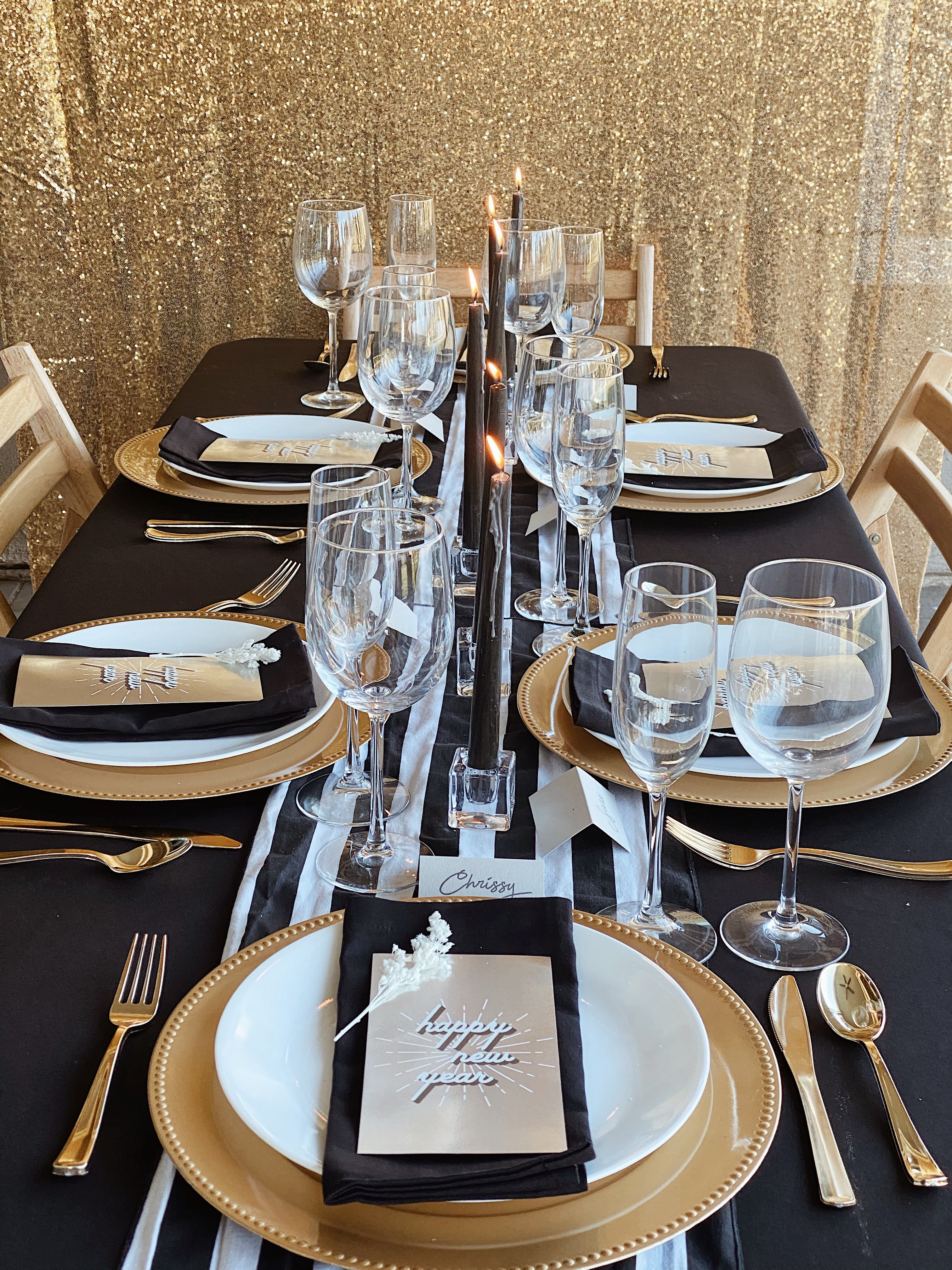 HD-Events NYE new years eve tablescape table decor black white and gold sequins rokkbox 3