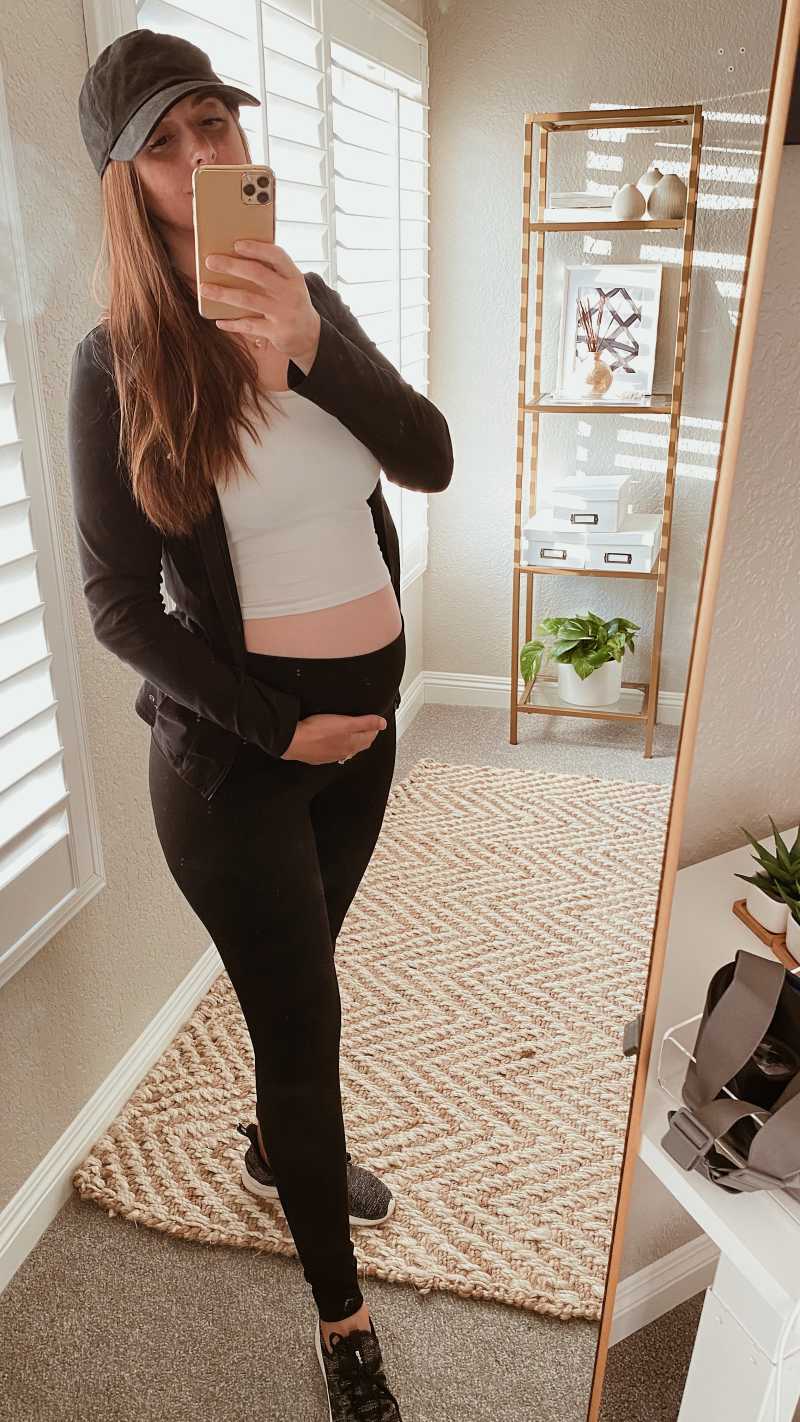 Great Pregnancy Style. I hope I am this stylish and chic while pregnant.  More