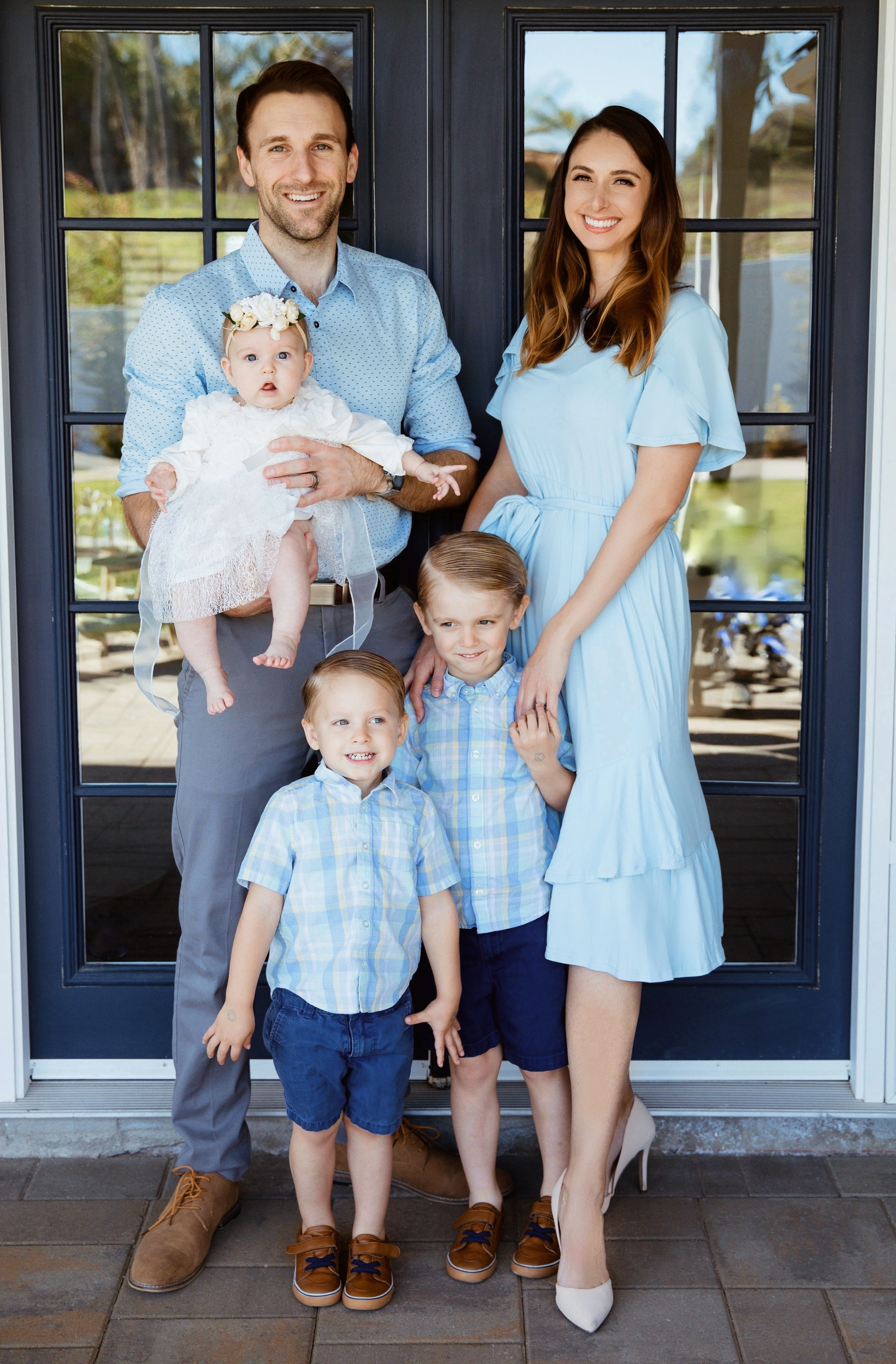 Matching family outfits 2025 for spring pictures