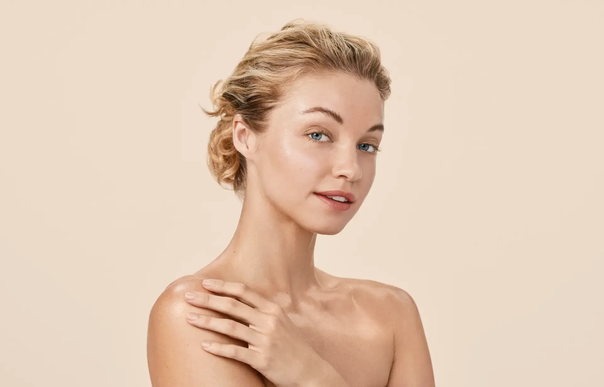 P00010773_Aveeno_Shot 10_Body_SR_Talent1_Global_Still_430_r3_Crop_RGB