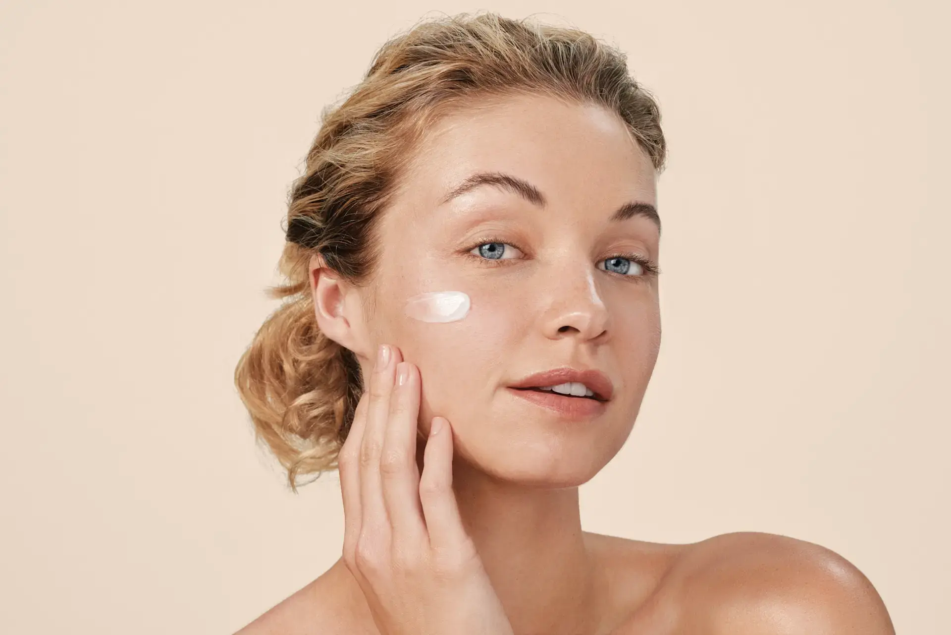 woman-showing-glowing-skin-from-aveeno