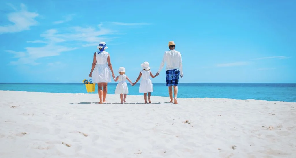 best-beaches-in-nassau-bahamas-for-families-white-sand-walk