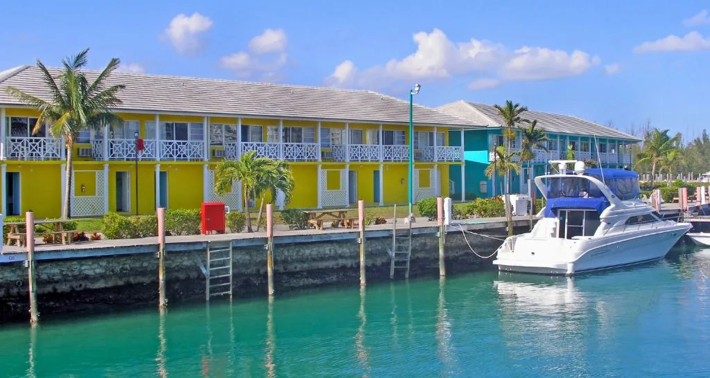 nassau-marina-colorful-waterfront