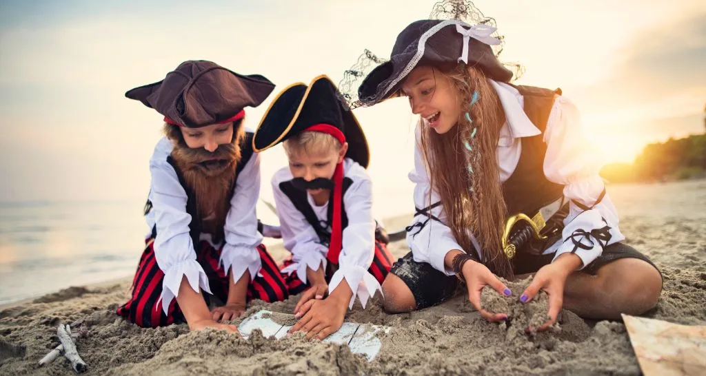 things-to-do-in-nassau-bahamas-for-families-pirate-play-beach