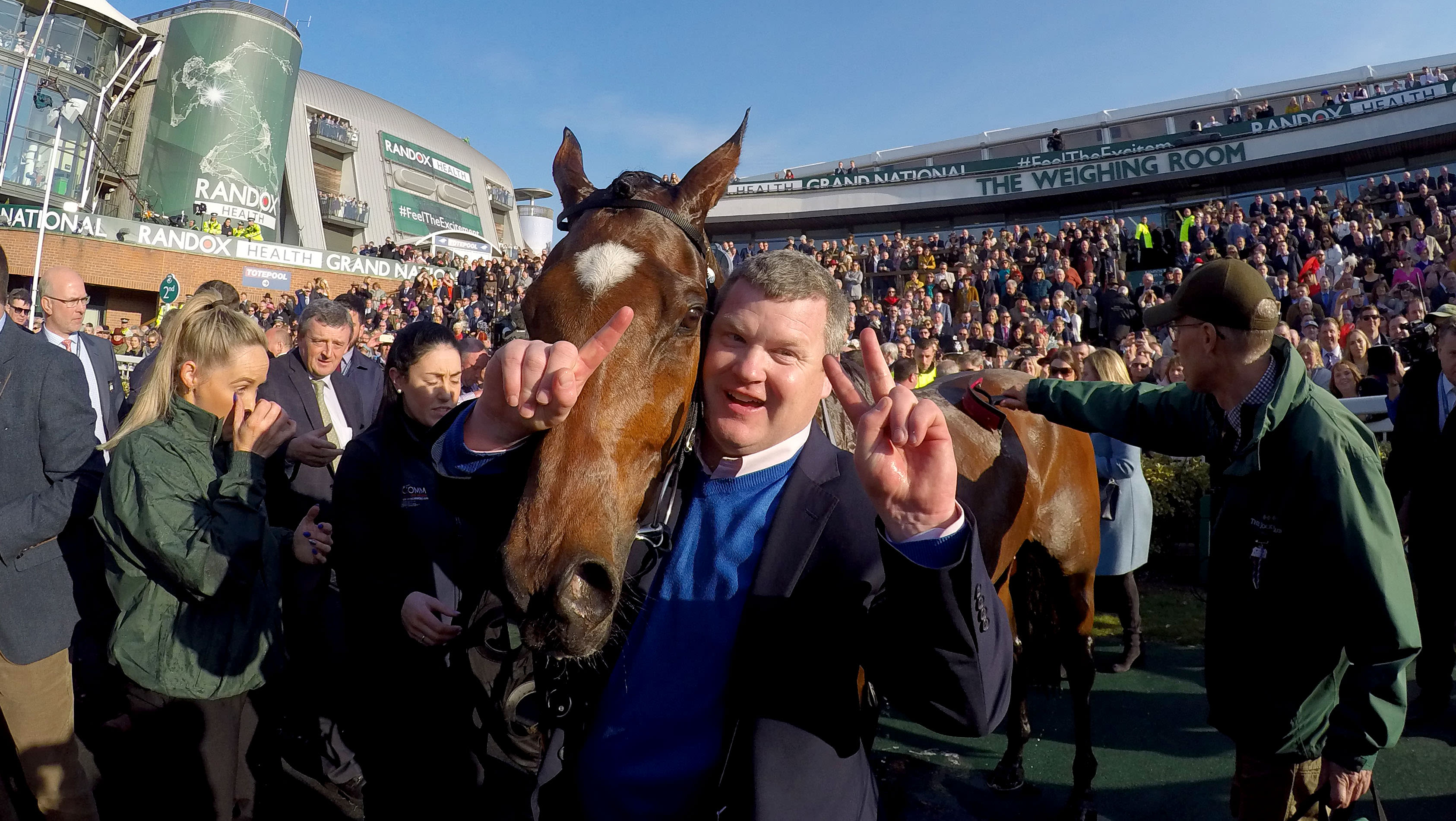   Elliott avec l'étoile stable Tiger Roll (Focusonracing)