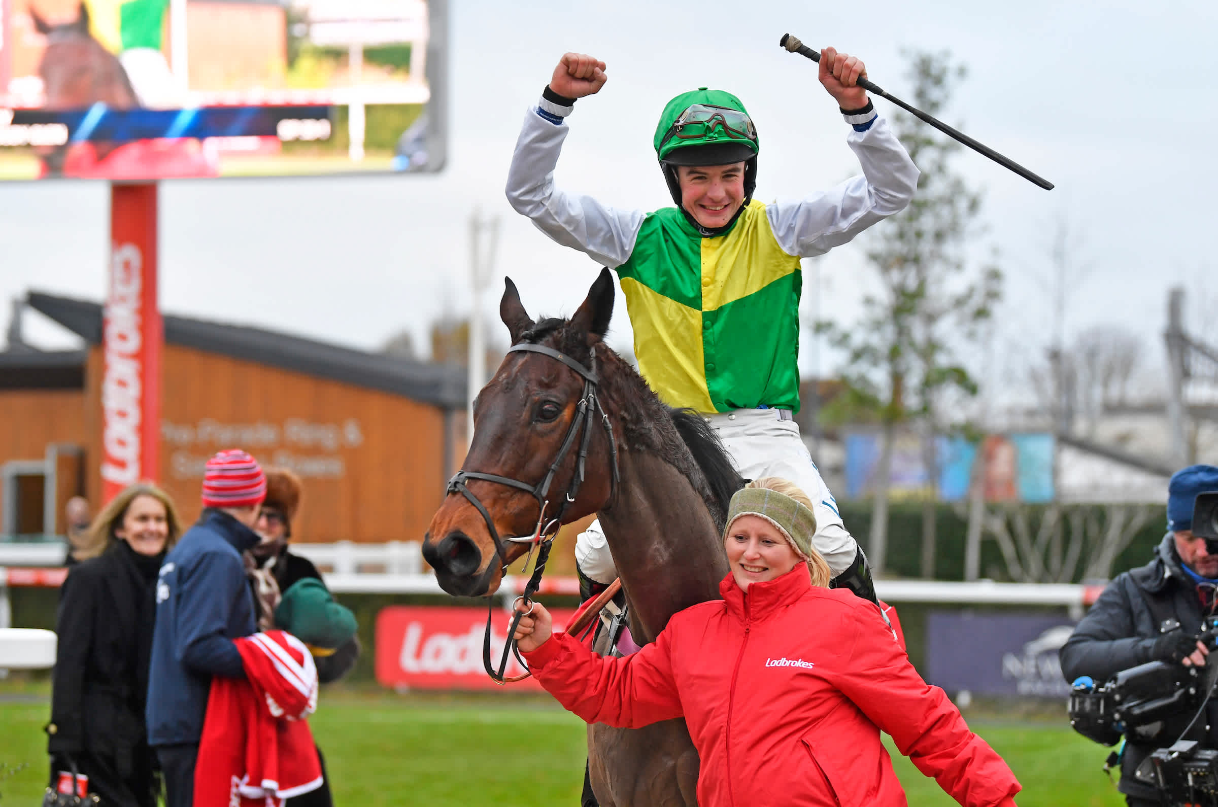 Deutsch delight as Cloudy Glen takes Ladbrokes Trophy at 33-1