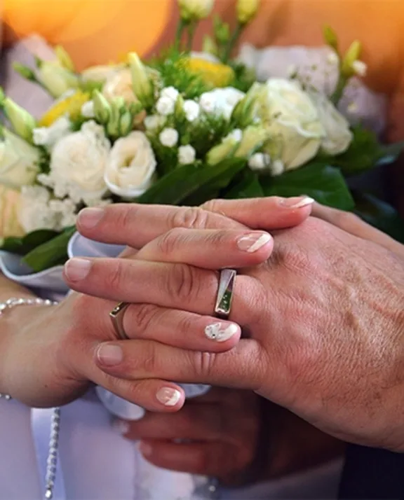 Buy bridal flowers for florists | Roobos Wholesale