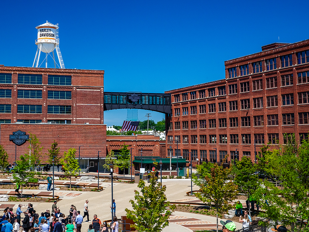 9.0 FactoryTours LargeCarouselSlider Card6 H-DHeadquarters