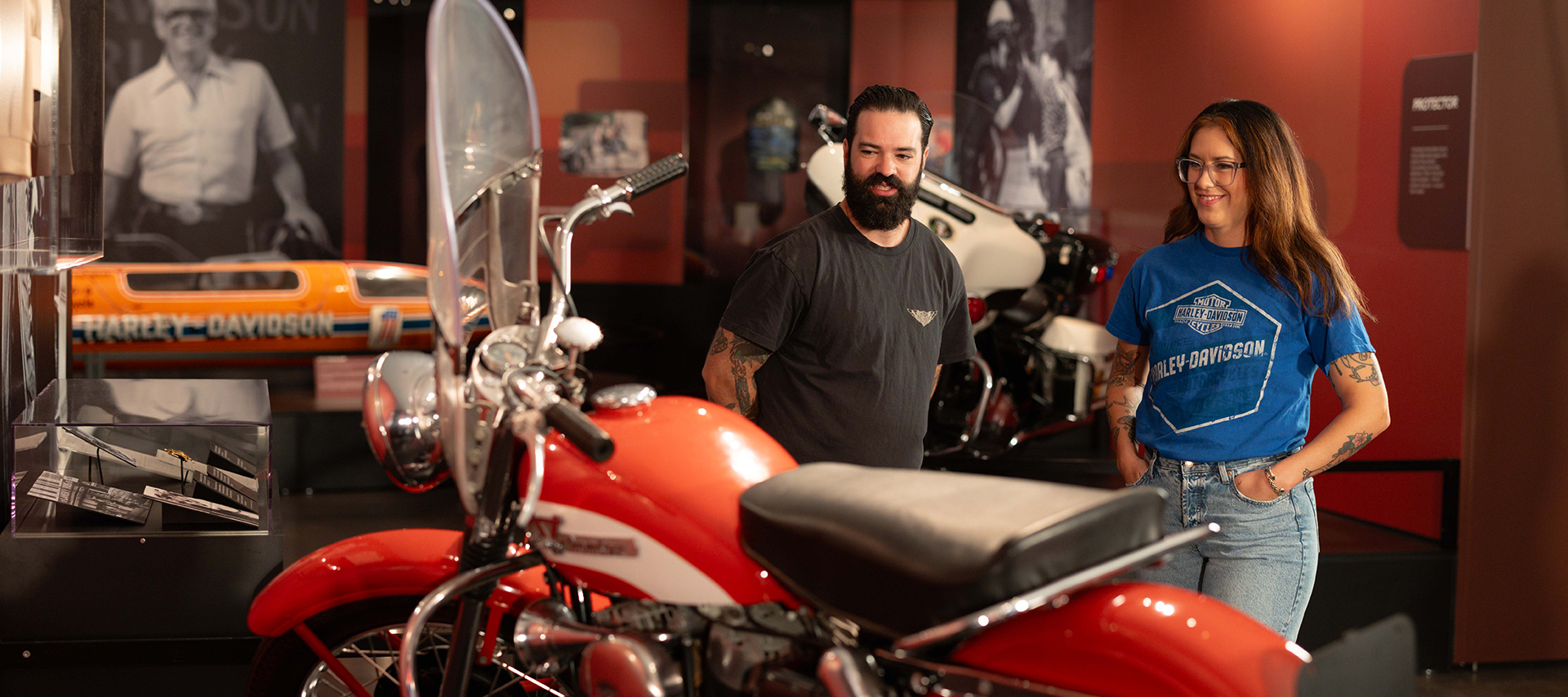 3.1_SpecialExhibits_Full-WidthMediaSlider_Card1_ThisIsMe