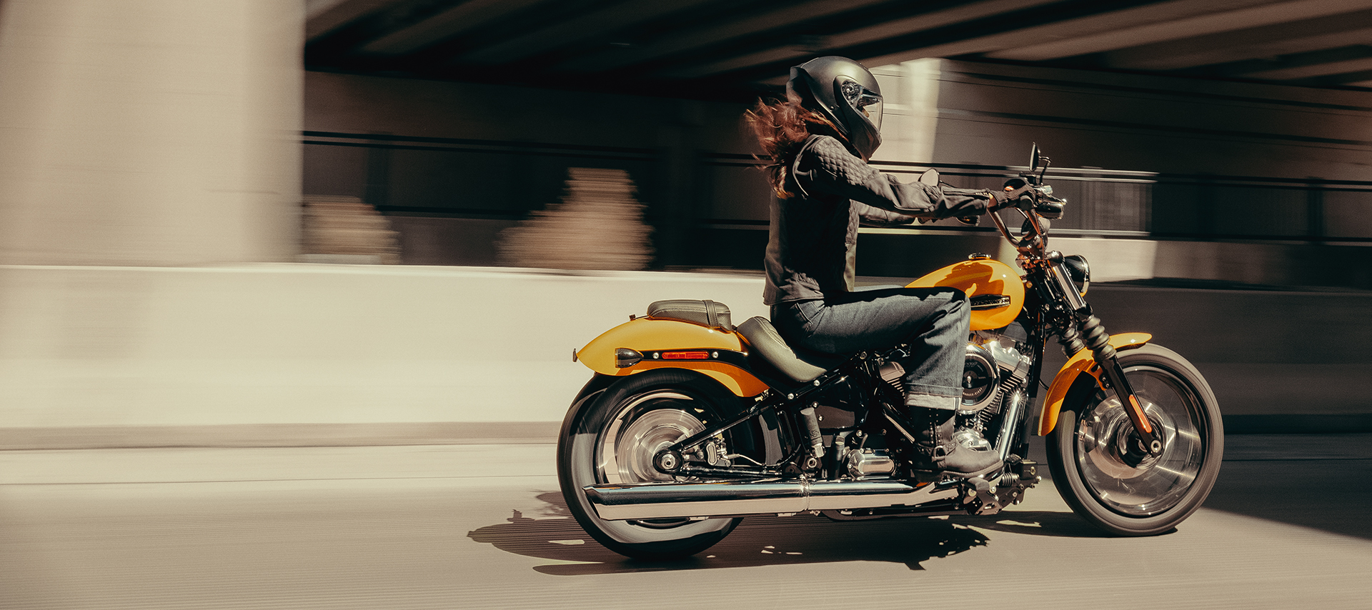 Fahraufnahme der 2025er Street Bob