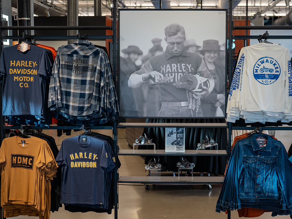 9.1_PTOTours_MediaGrid_ExclusiveGear