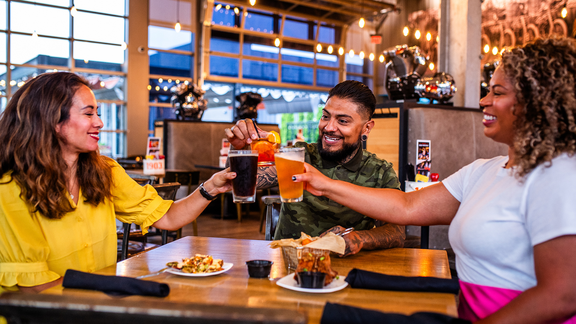 11.0_FullWidthImageSlider_Card3_Milwaukee414