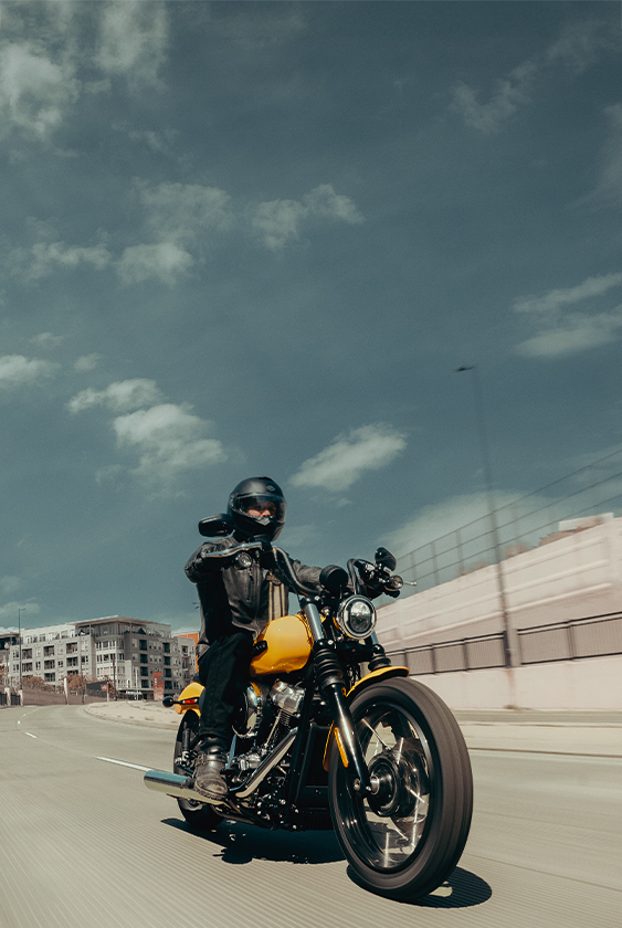 2025 Street BOB Riding Shot