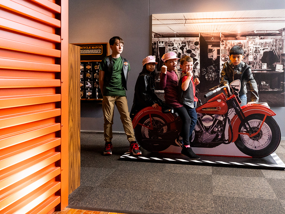 7.0 MuseumAnnualPass SmallCarouselSlider Card1 FreeAdmissionForChildren