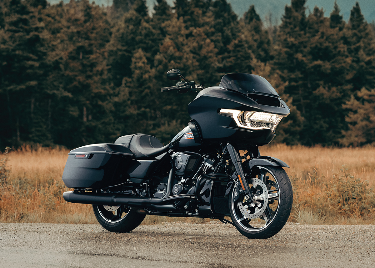 A 2025-ös Road Glide szépségét bemutató fénykép