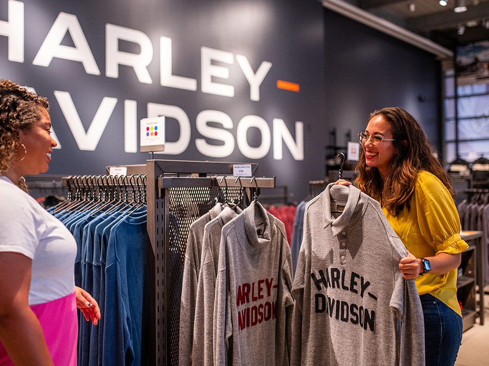 7.0 MuseumAnnualPass SmallCarouselSlider Card3 Shop