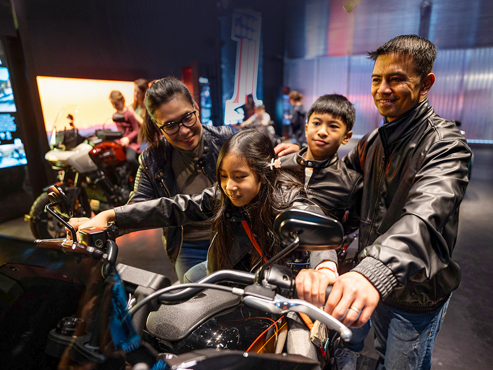 7.0 MuseumAnnualPass MediaGrid 1MediaCard Family