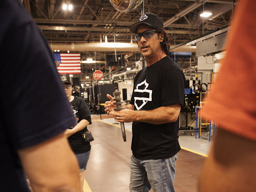 5.0 GuidedTours LargeCarousel Card3 FactoryTour