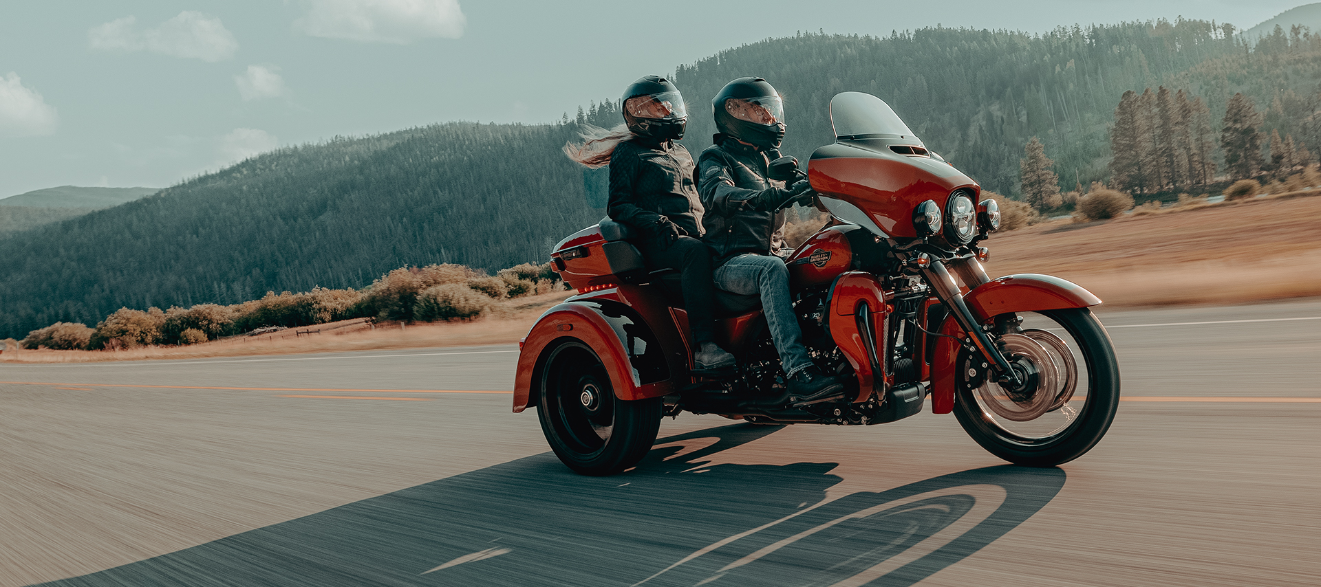 2025 Trike motorfiets rijdend