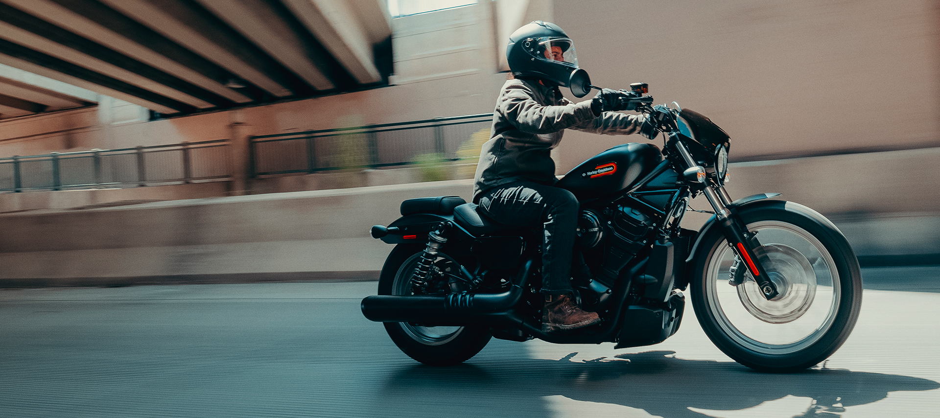 Fahraufnahme der 2025er Nightster Special