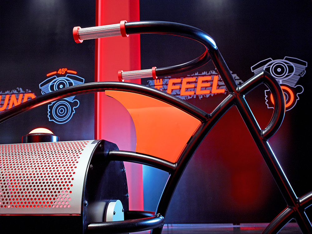 3.2_Exhibits_SmallCarouselSlider_Card4_HandsOnInteractions_Alt