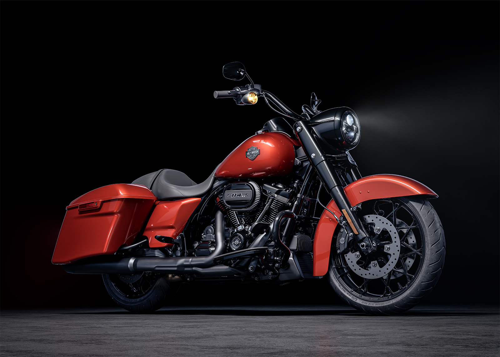 لقطة جماليّة لتصميم درّاجة 2025 Road King Special 