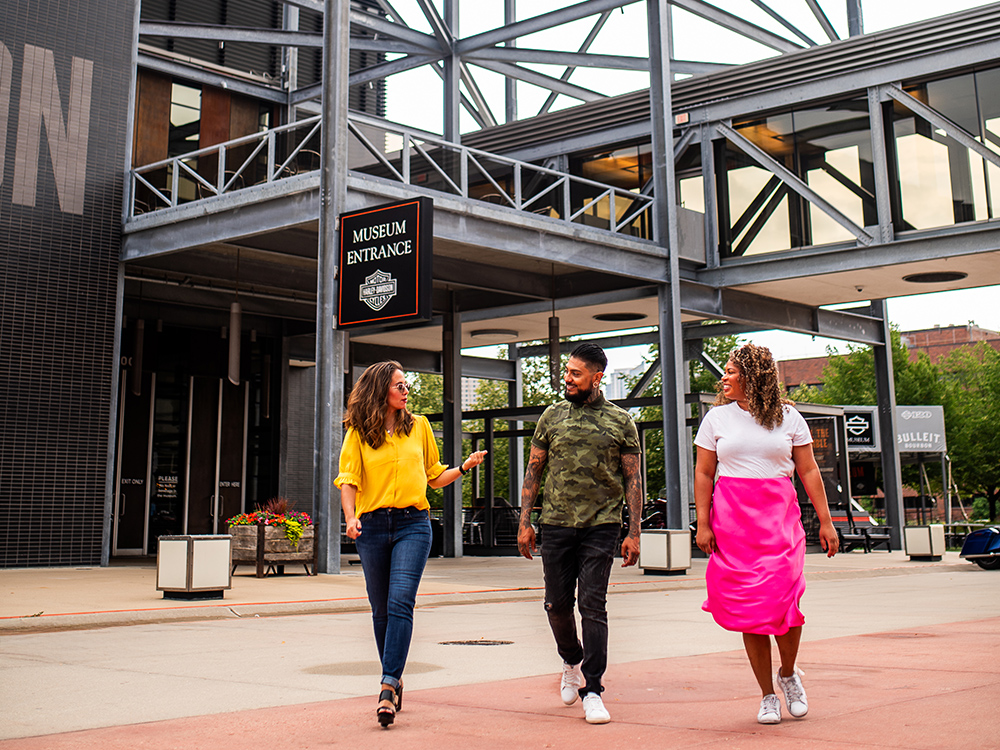 3.1_SpecialExhibits_LargeCarouselSlider_Card1_KnowBeforeYouGo