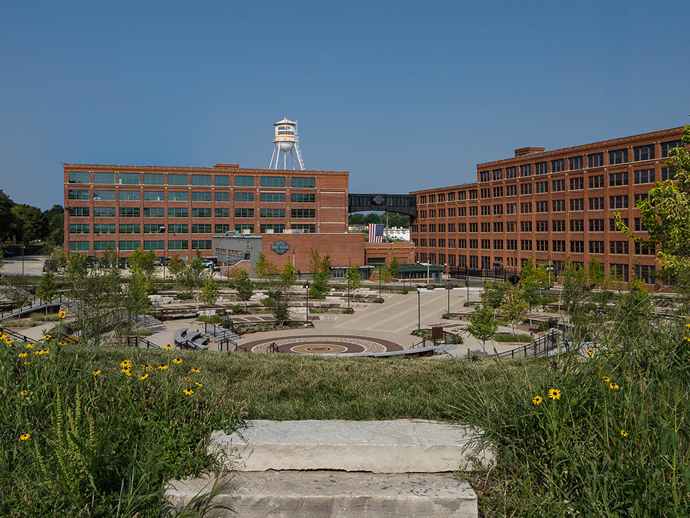 10.0_HDheadquaters_MediaGrid_Card1_HistoricStory