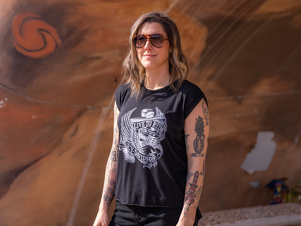 woman in a sleeveless tee