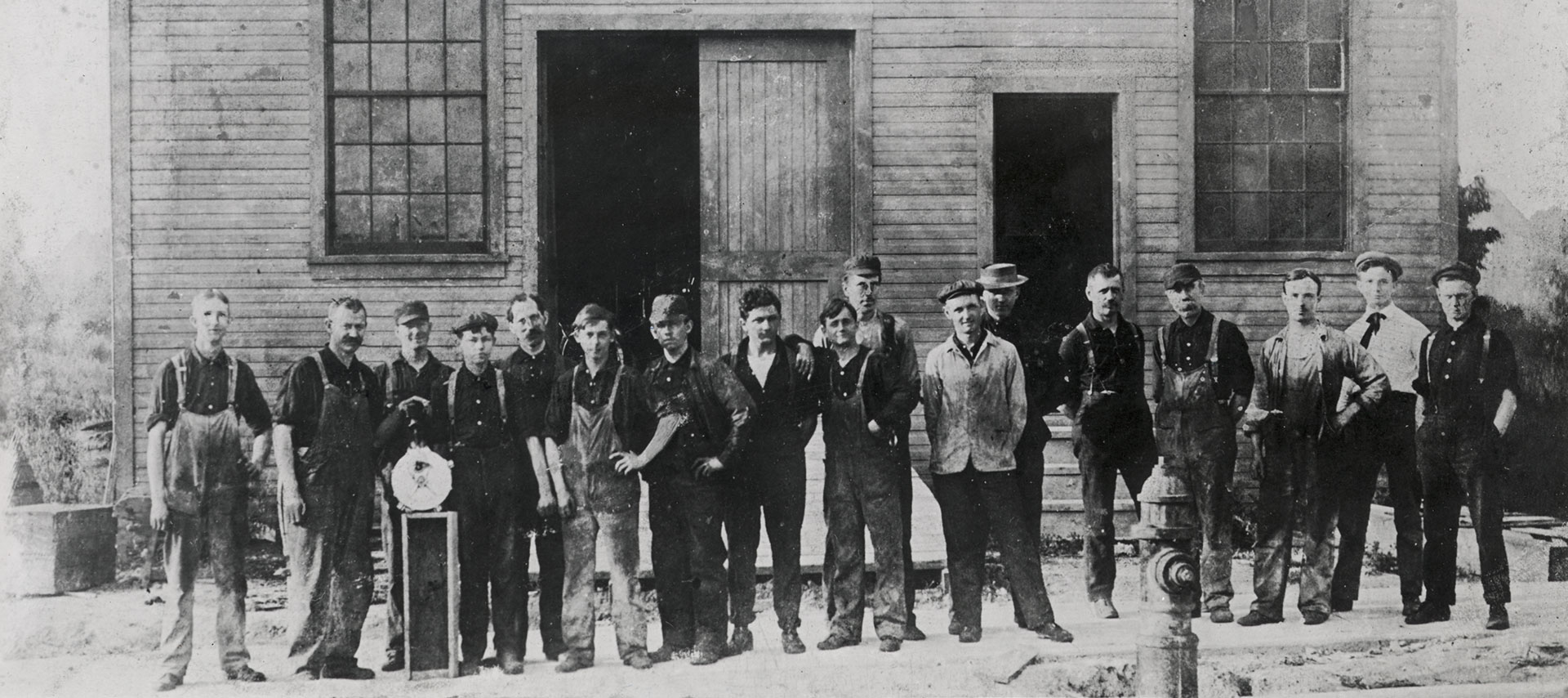 4.2.2_Story2_HeroComponent1_HDcrew