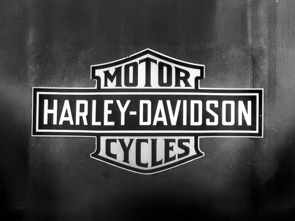 4.2_HistoricStories_ZigZagMedia_Card2_BarShield