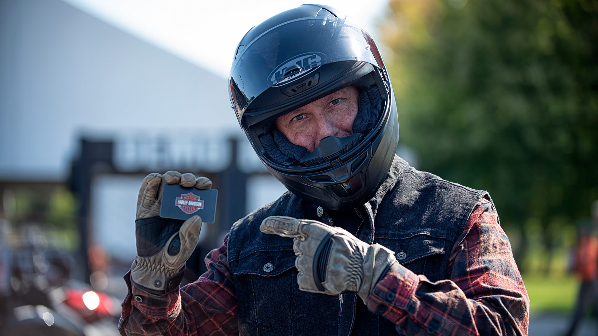 11.1.11_DemoRideDays_GalleryGrid_Card2_Rider