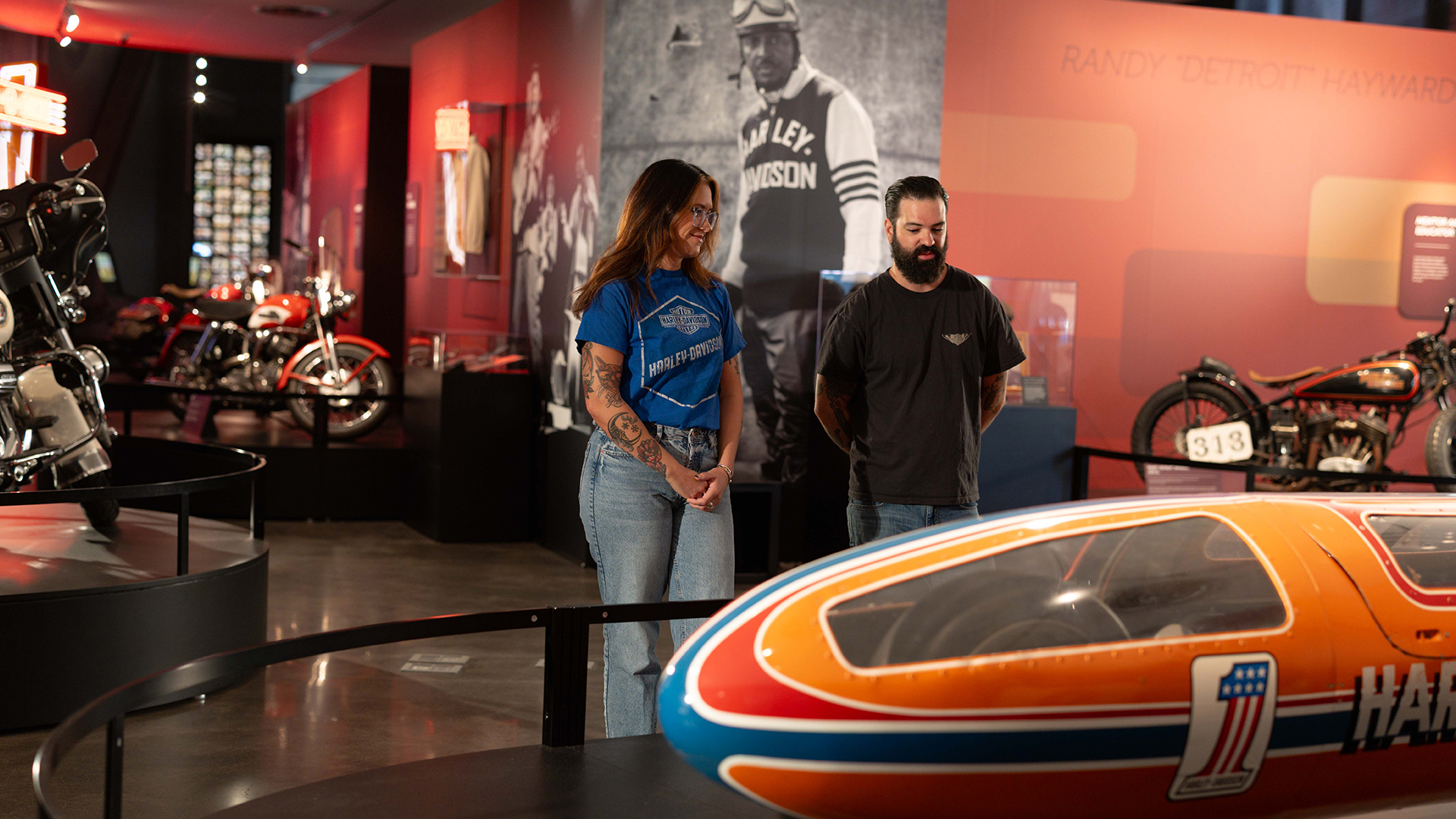 3.1.1_ThisIsMeExhibit_GallerySingleRow_Card1_Streamliner