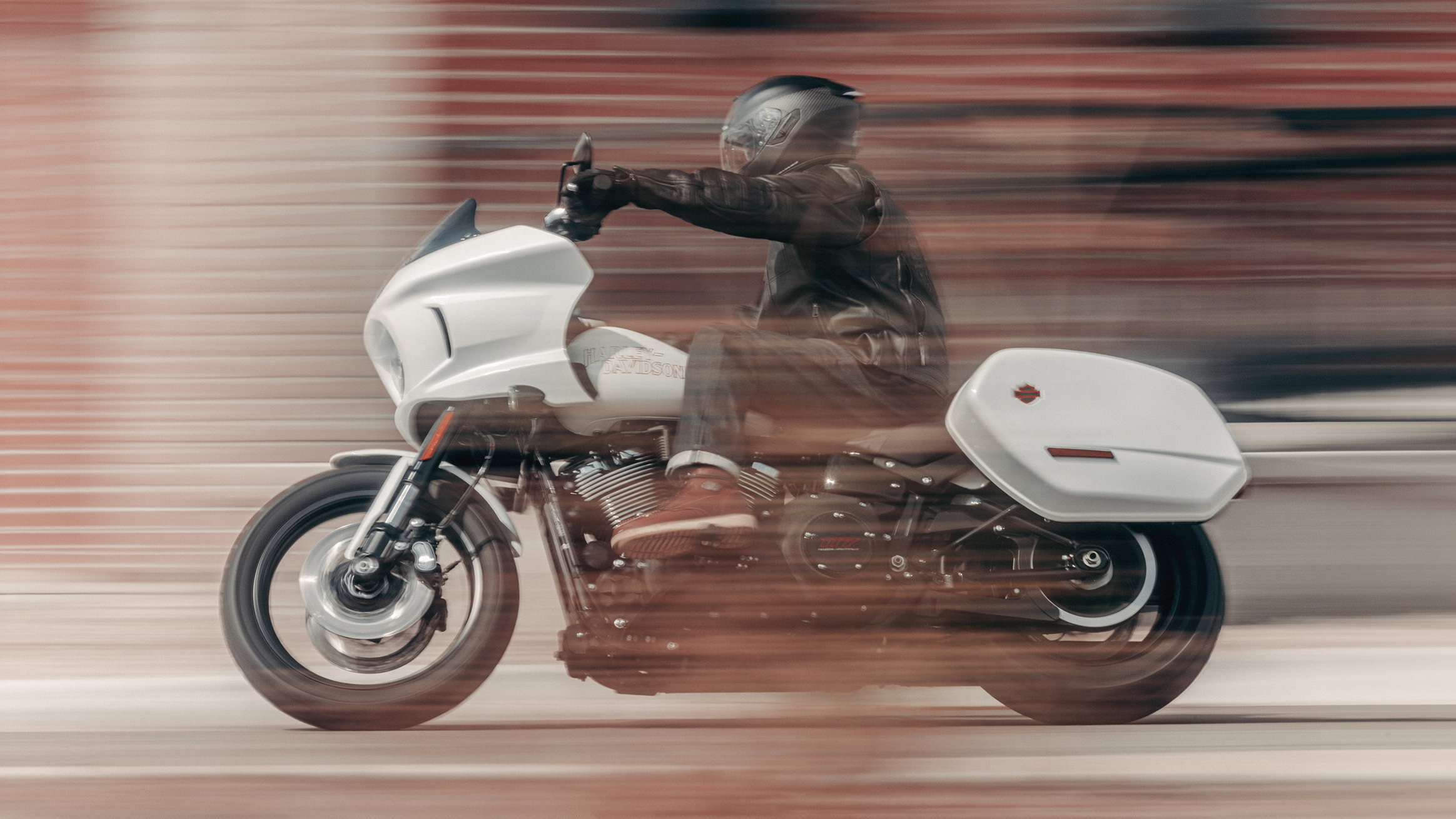 2026er Low Rider ST – Fahraufnahme 