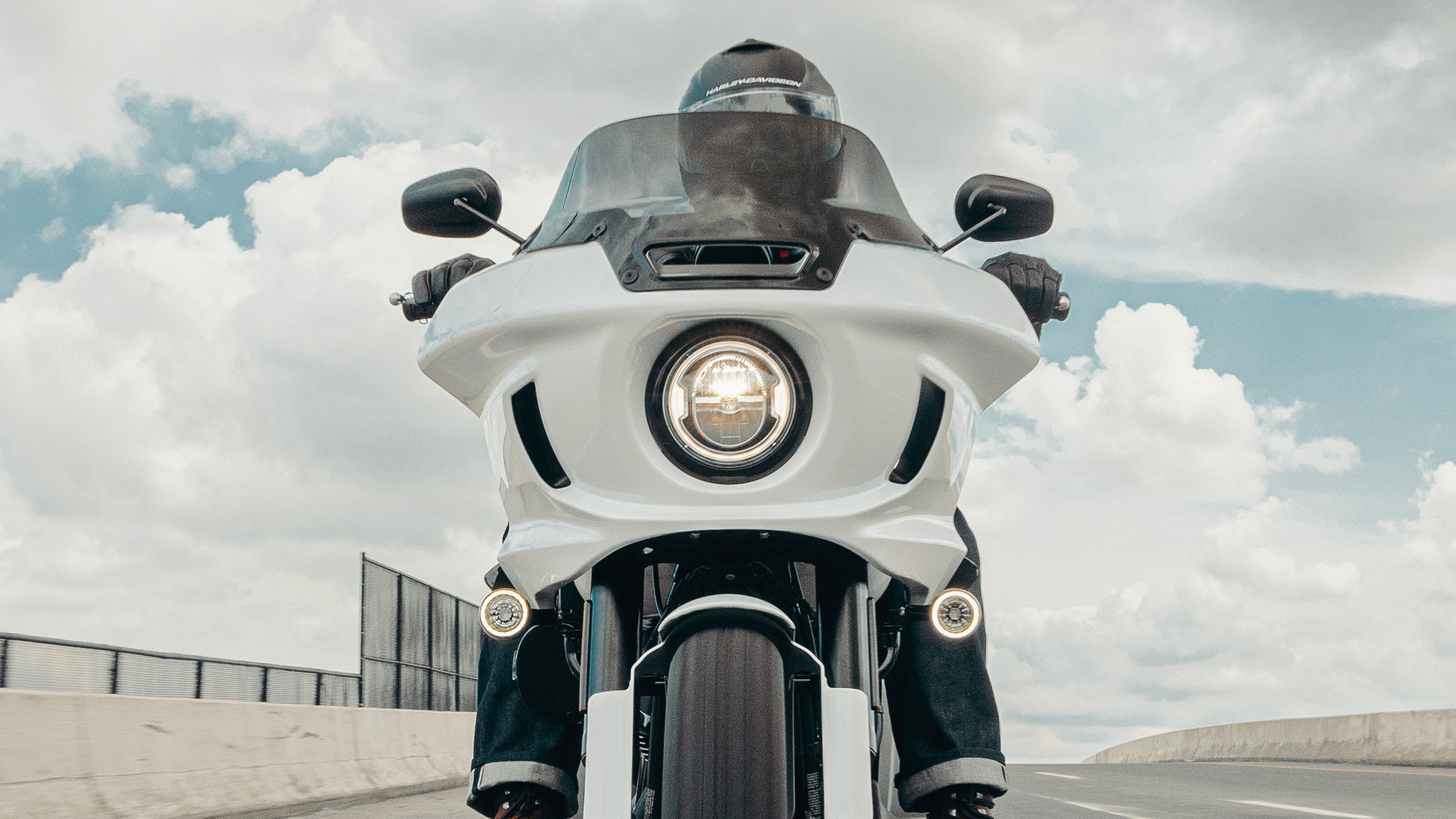 2026er Low Rider ST – Beauty-Shot 