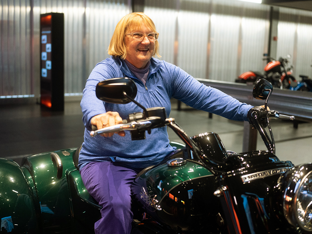 6.0 BringAGroup SmallCarouselSlider1 Card2 SeniorTickets