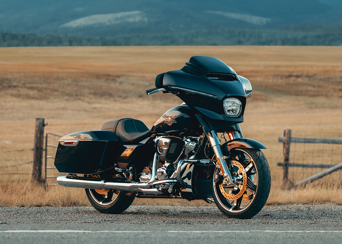 2025 Street Glide motorcycle beauty shot