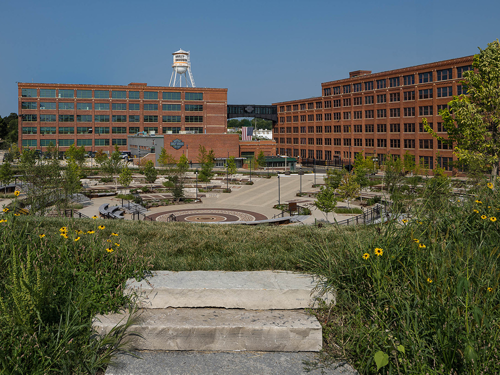 9.2_YorkFactory_LargeCarouselSlider_Card3_DavidsonPark