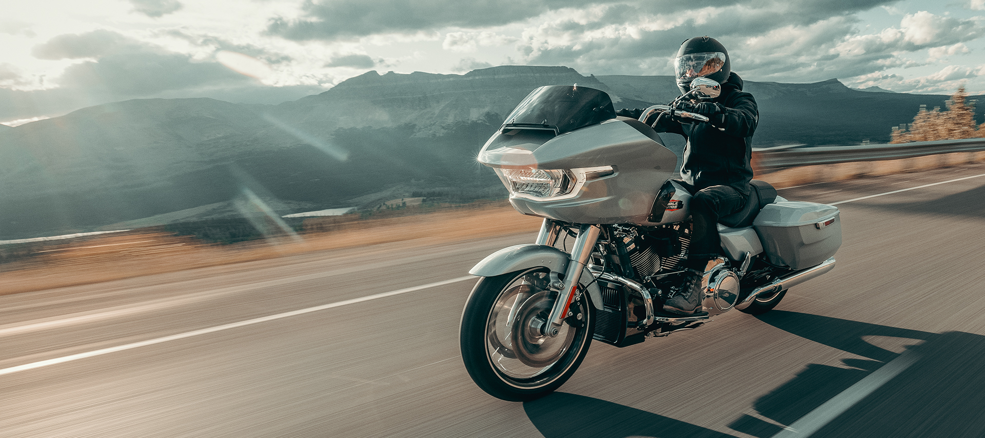 Photo du modèle Road Glide 2025 sur la route