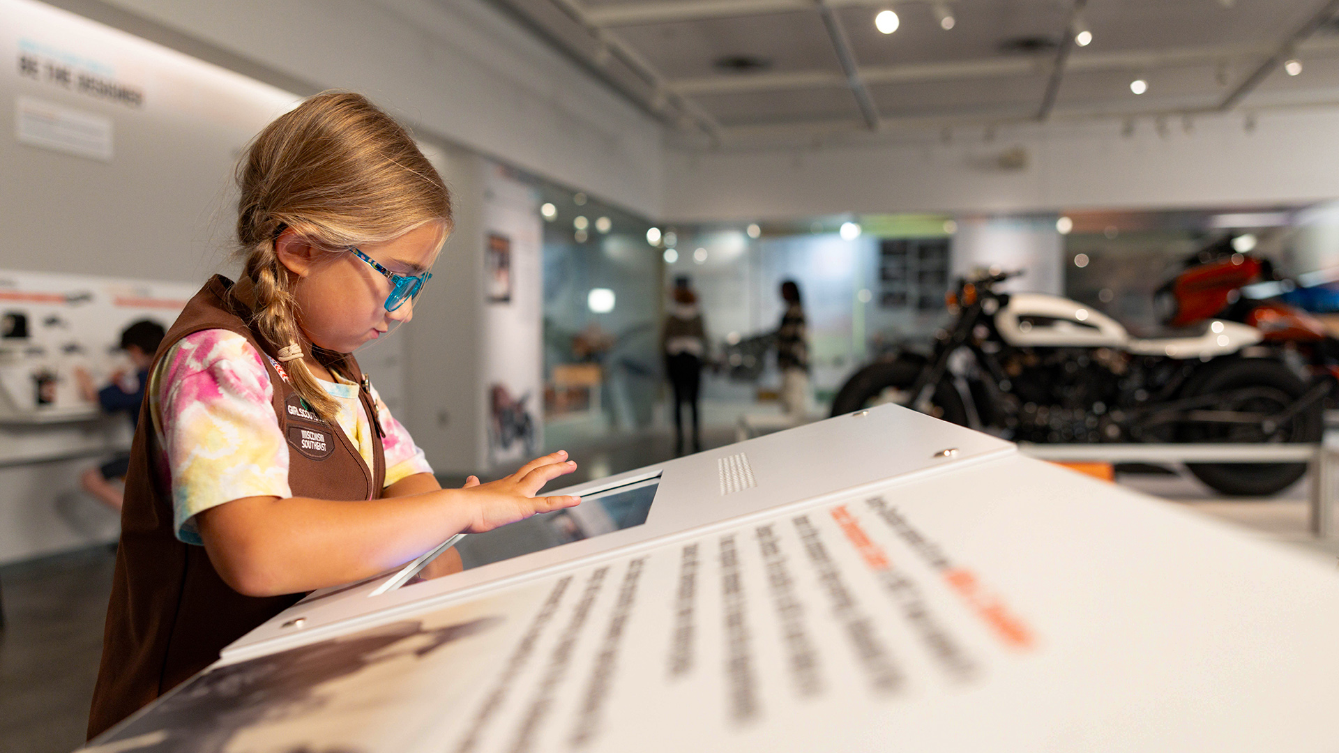 3.1.3_DesignLabExhibit_GallerySignleRowStyle_Card5_DesignLabExhibit