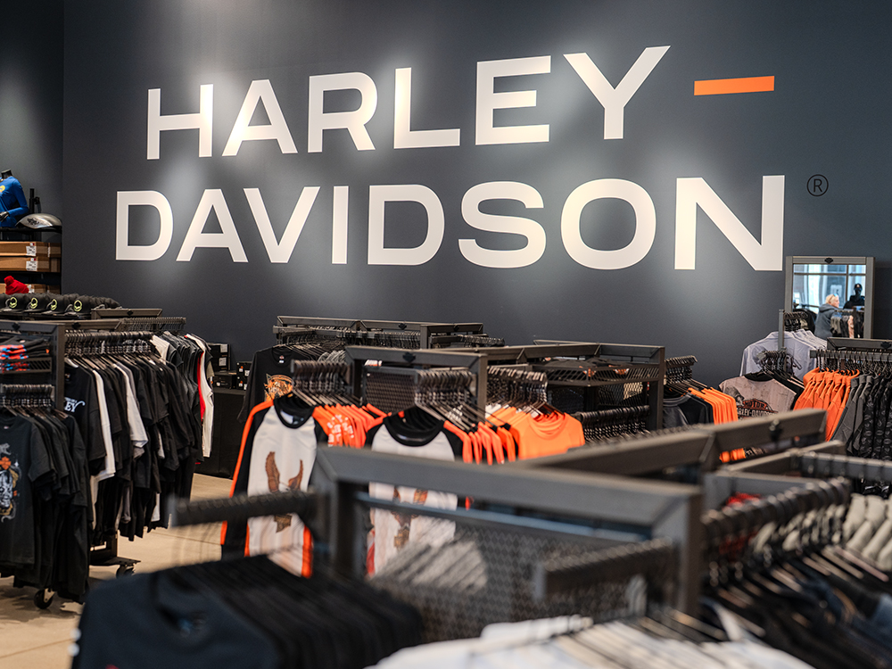 9.1_PTOTours_LargeCarouselSlider_Card4_h-DFactoryOutlet