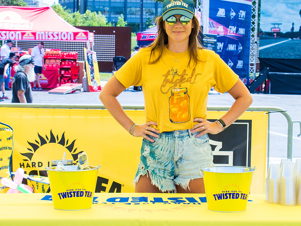 11.1.10_BikeNightSeries_SmallCarouselSlider_Card2_TwistedTeaHardIcedTea