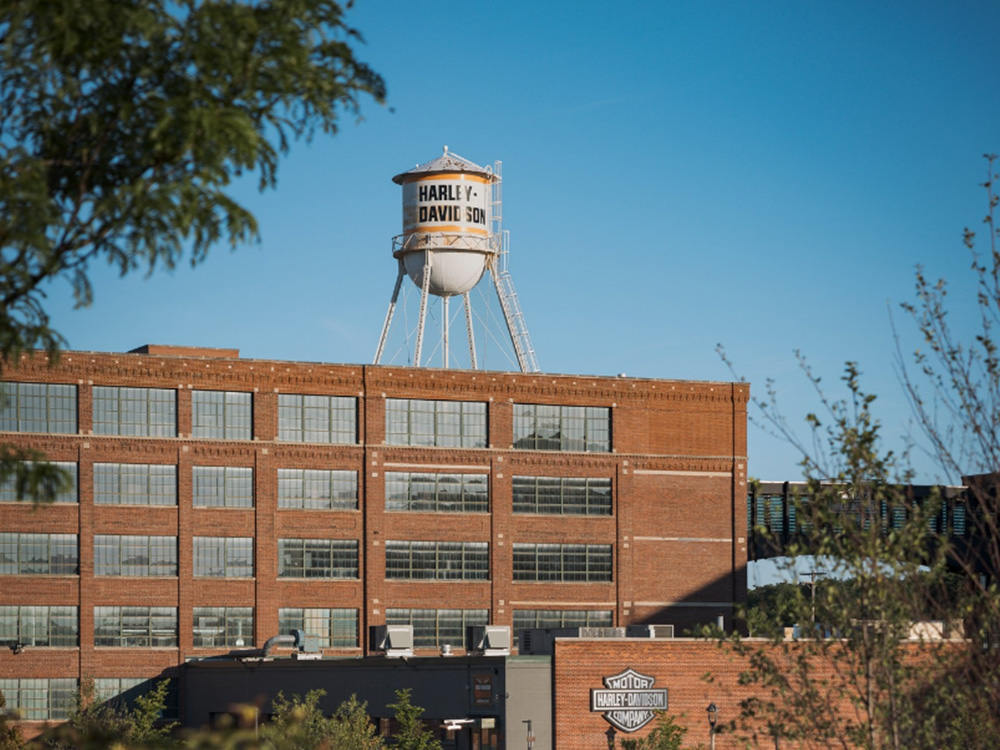 10.0_HDheadquaters_SmallCarouselSlider_Card2_WaterTower