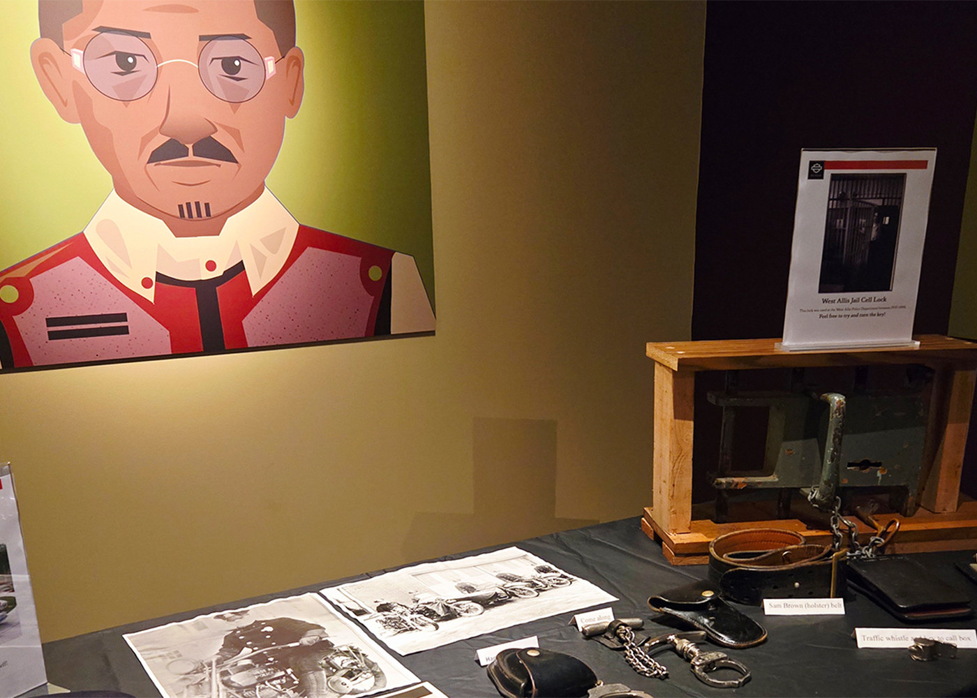 11.1.37 FirstResponders HeroImage PoliceExhibit